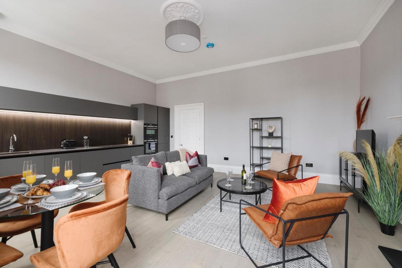 Joivy Luxurious Apt On Notable George Street Edinburgh Exterior photo